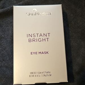 SkinMedica Instant Bright Eye Mask in White and Black